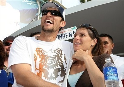 Mia hamm dating history