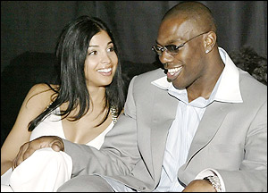 Terrell Owens' ex fiancee Felisha Terrell - PlayerWives.com.