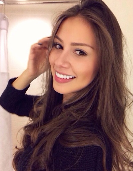 Neymar’s Girlfriend Gabriella Lenzi