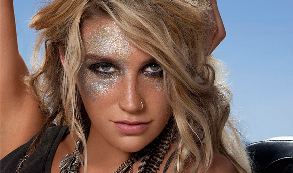 Aaron Crow’s girlfriend (?) Kesha