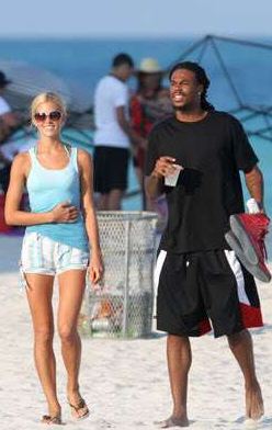 The Mystery of Sidney Rice’s Girlfriend from Miami Beach