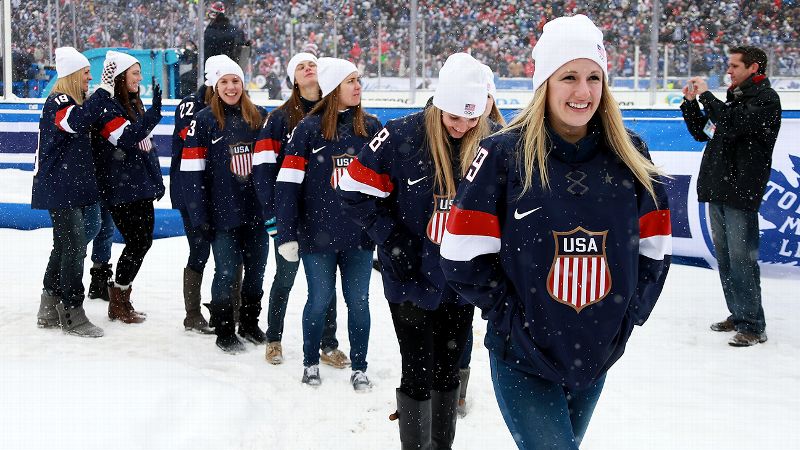 Julie Chu and The Very Single US Women’s Hockey Team